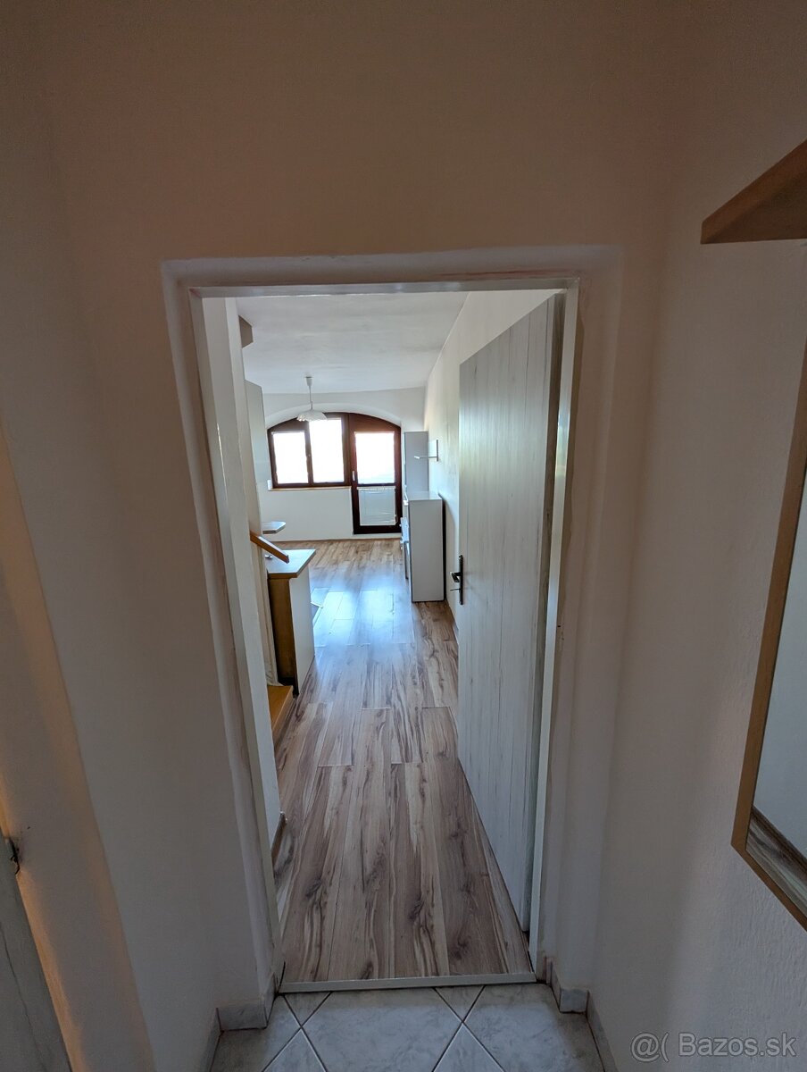 IHNEĎ VOĽNÝ - 2-izbovy byt v Centre Lučenca - Kolonáda - 9