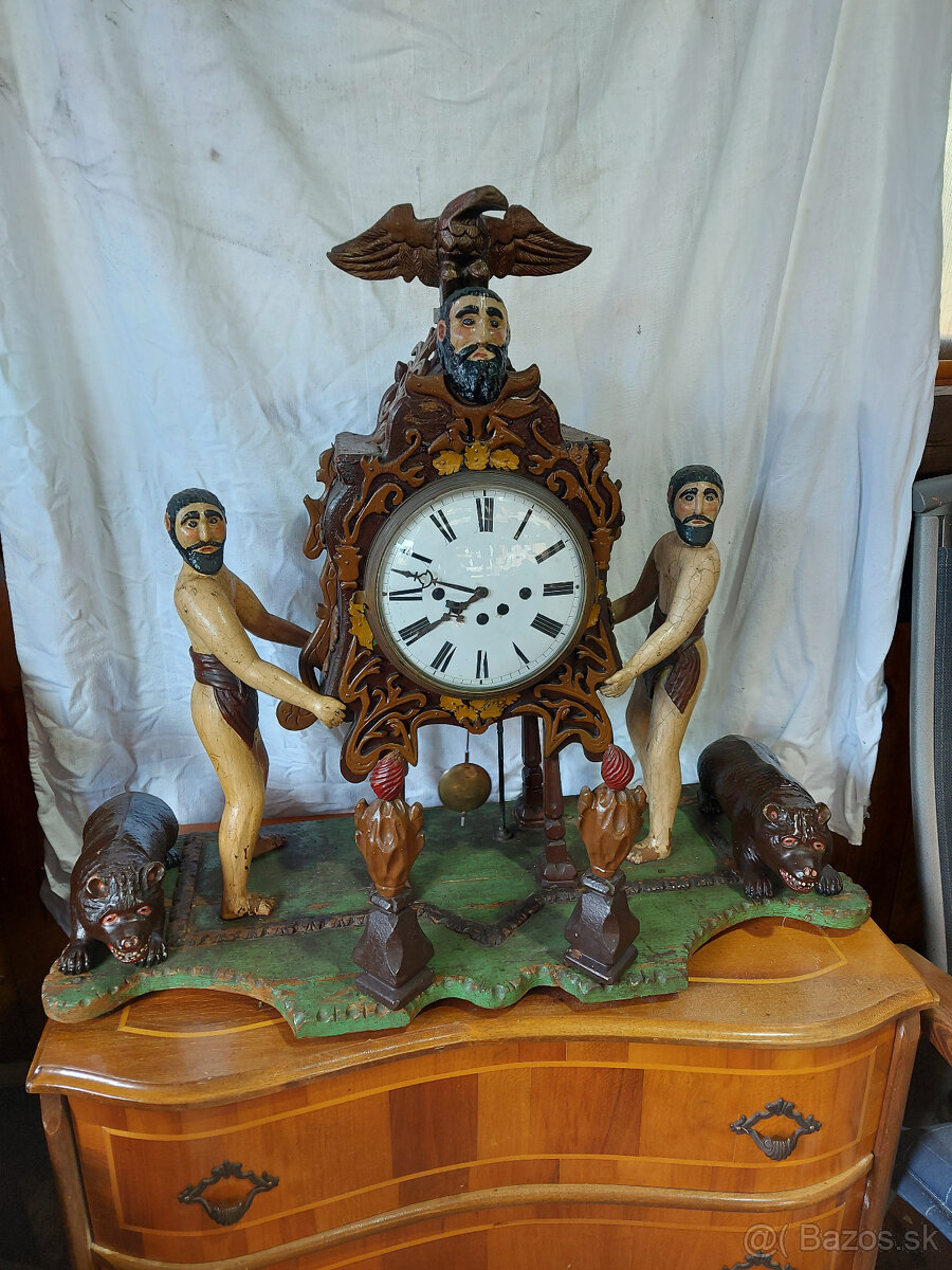 Predám funkčné starožitné hodiny polychrovaná drevorezba hod - 9