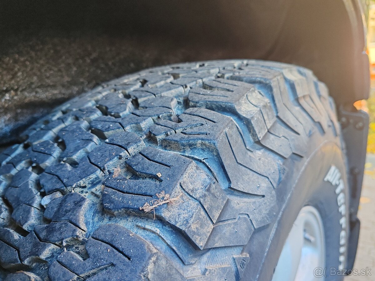 BFGoodrich All Terrain T/A KO2 285/75 R16 - 9
