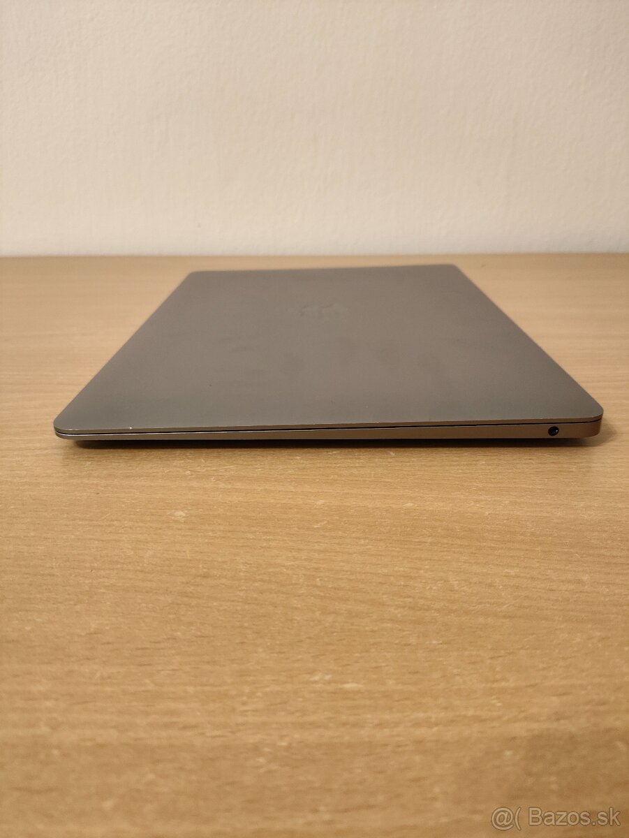 MacBook Air 2020 | i5 • 16GB • 256GB SSD - 9