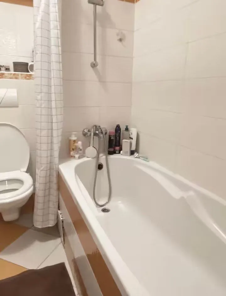 Na prenajom 2 izbovy byt - 9