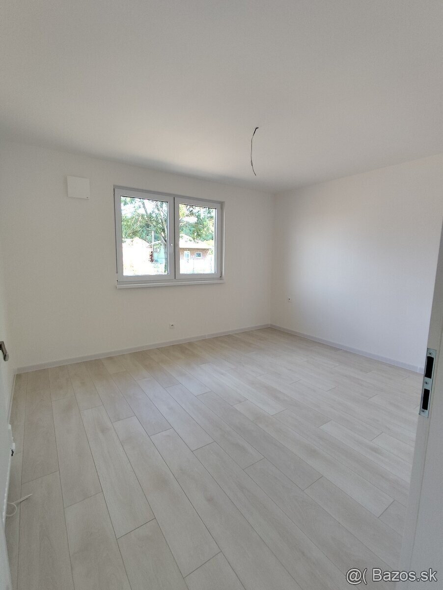 NA PREDAJ 5-izbová NOVOSTAVBA V MALOM KIARI - 9