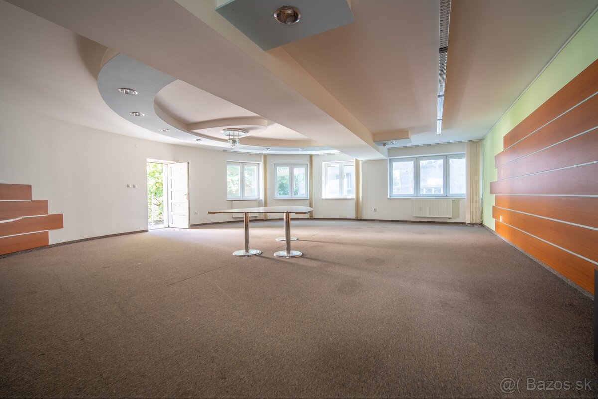 Obchodný priestor, kancelárie, byt 636 m2, v centre mesta BA - 9
