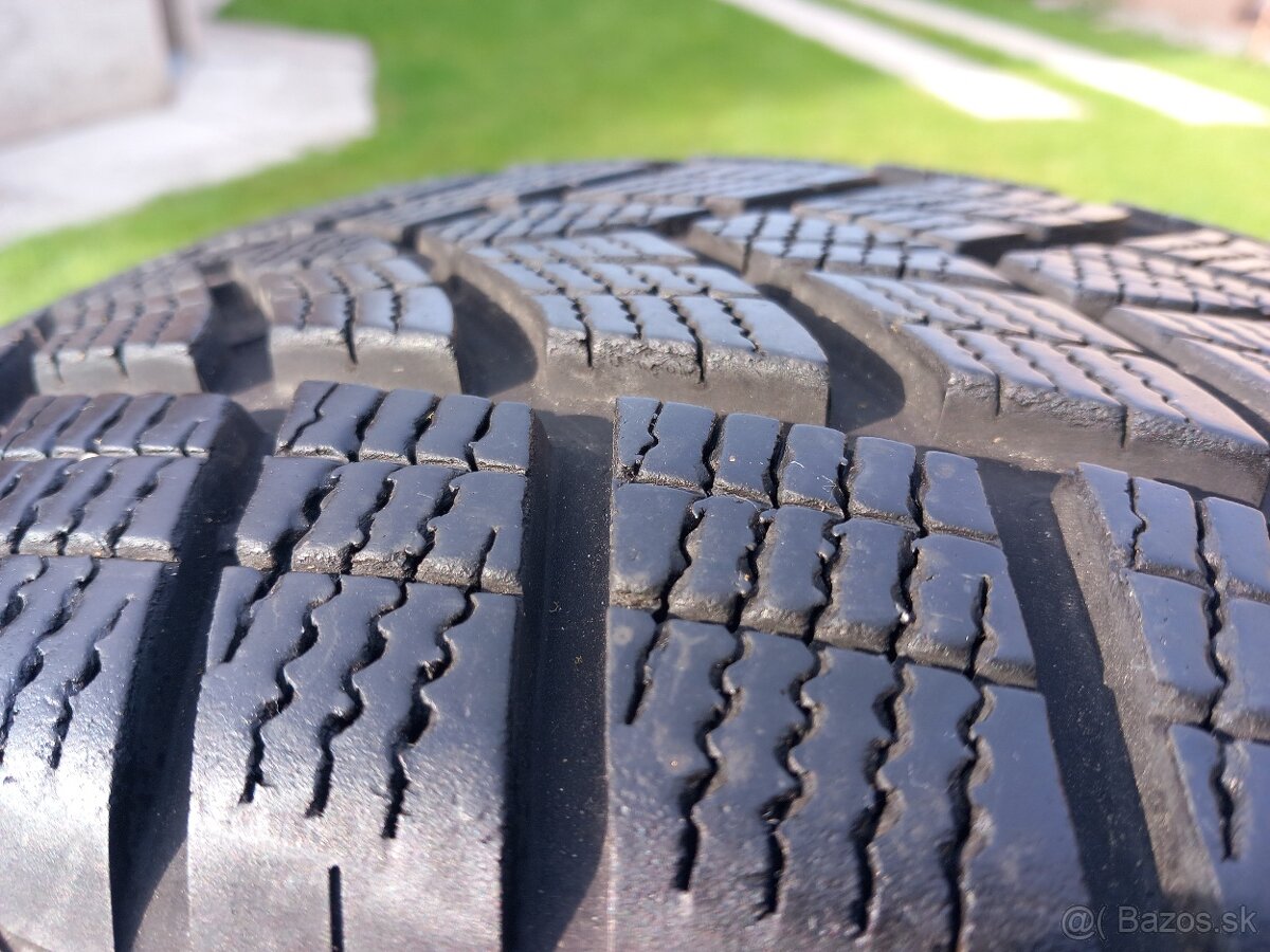 225/60 r17 zimne pneumatiky goodyear - 9