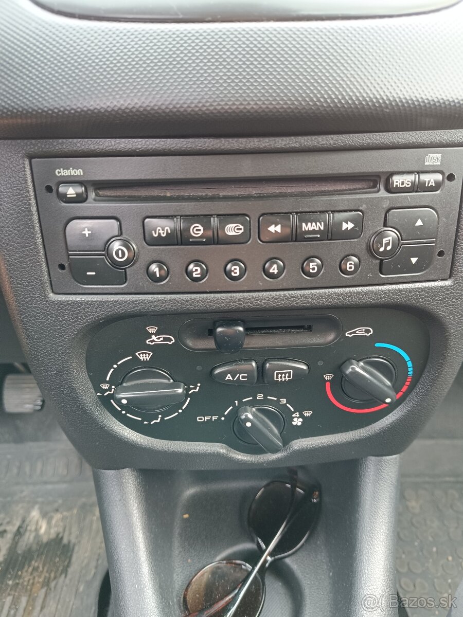 Peugeot 206+ 1.4 benzín - 9