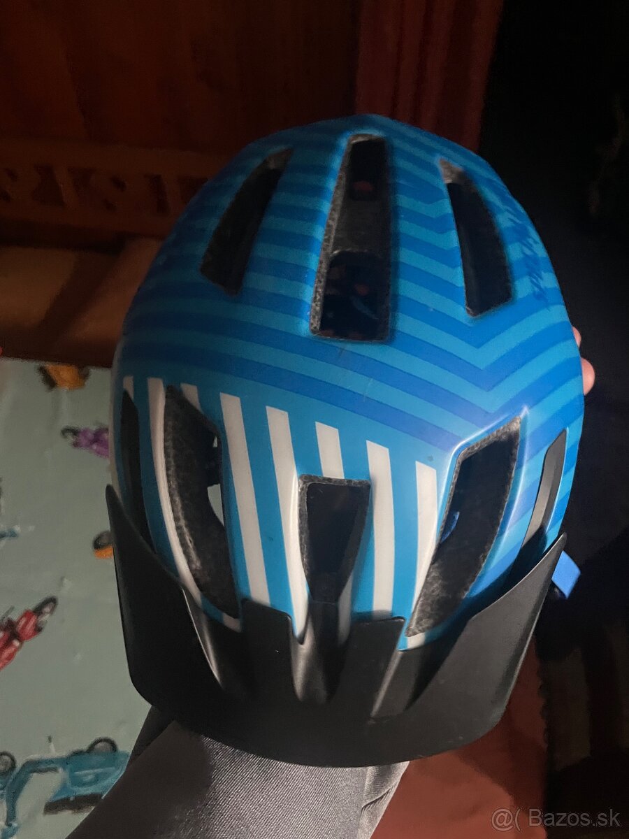 Specialized cyklistická prilba, ako nová, veľkost : L - 9