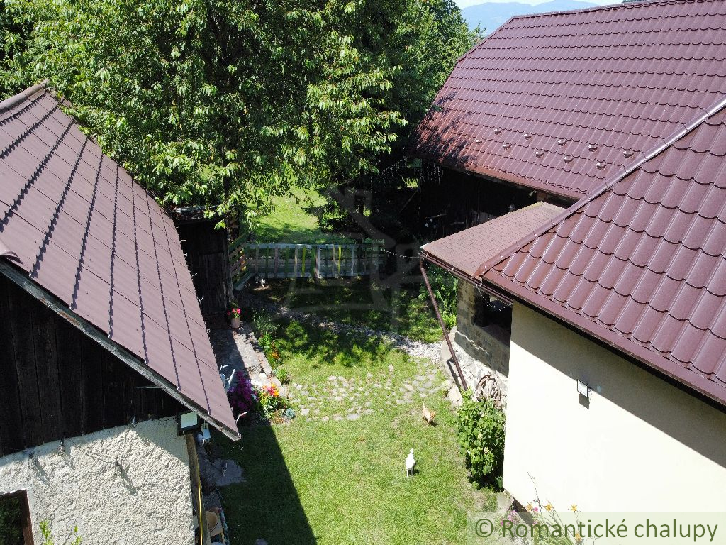 SKVELÁ CENA Exkluzívne - Dom/ chalupa na samote v objatí - 9