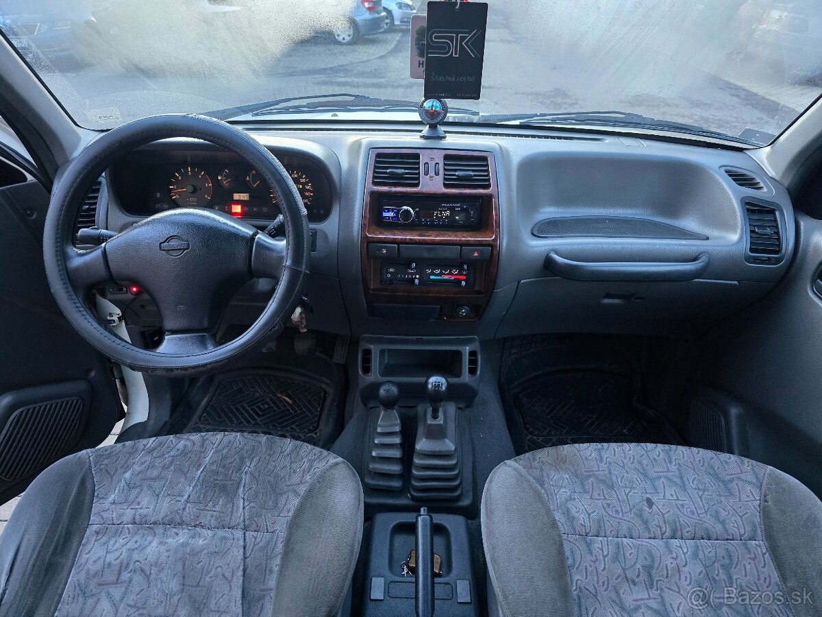 Nissan terrano - 9