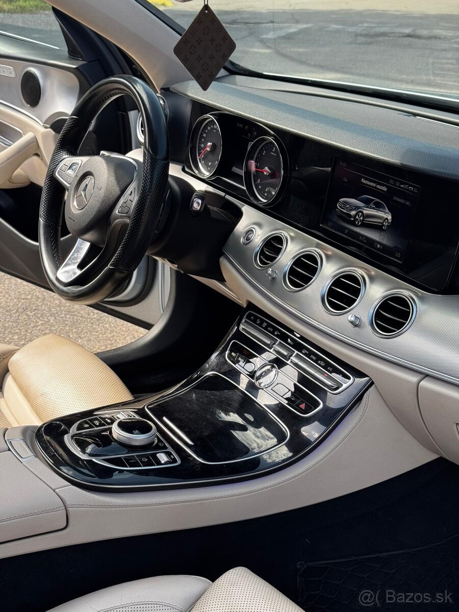 Mercedes E220 - 9