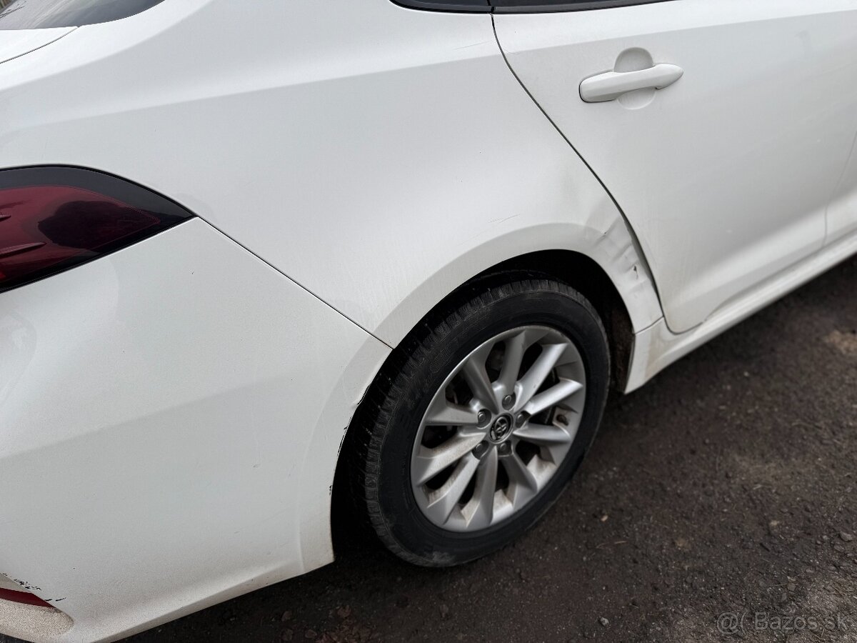 Toyota Corolla 1.8 Hybrid 1.majiteľ - 9