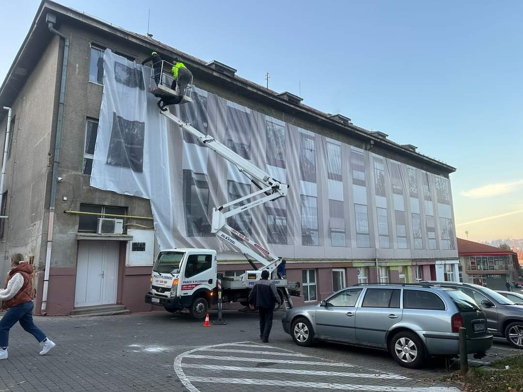 Prenájom plošiny s obsluhou - 9