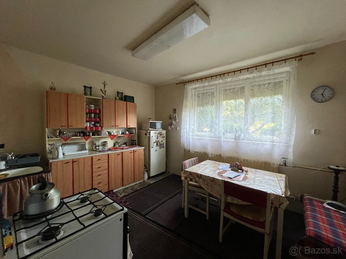 Šaca - 5 izbový rodinný dom s peknou záhradou - 9