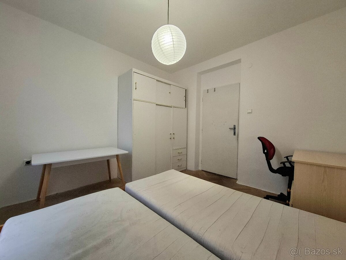3 - izbový byt v pôvodnom stave, Prievidza - Š. Králika - 9