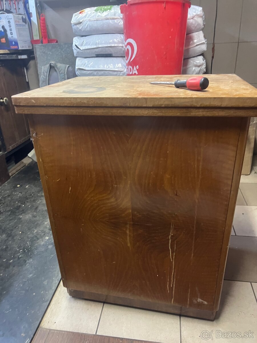 Šijací stroj Lada - 9