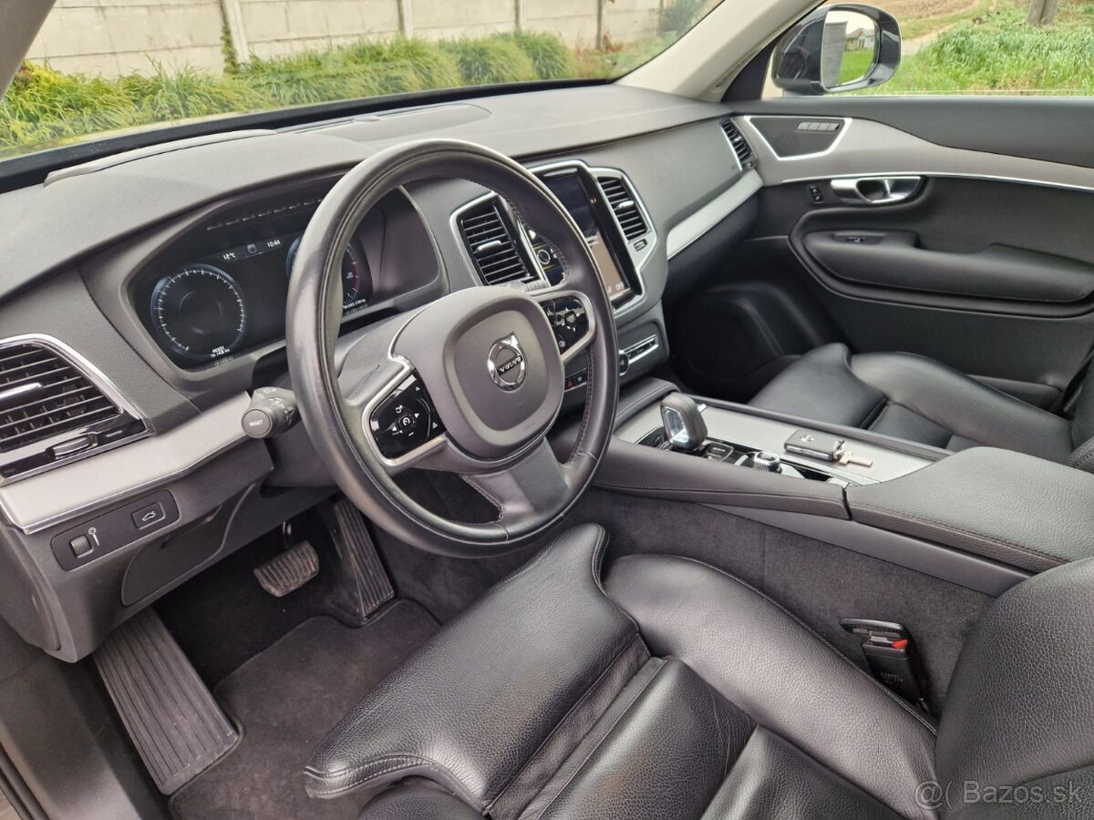 Volvo XC90 2.0 B5 Drive-E Momentum Pro AWD A/T 7m - 9