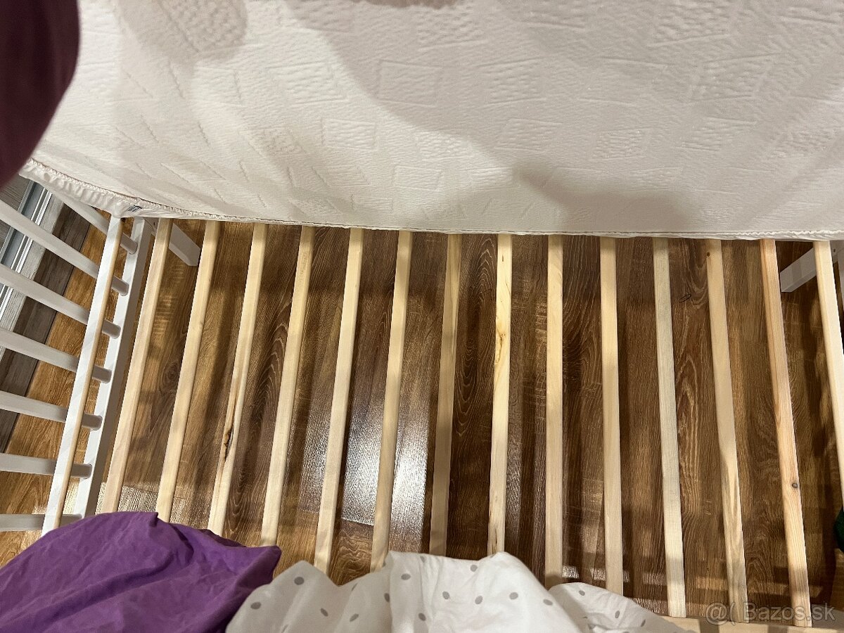 Dětská postýlka s matrací a prostěradly - 9