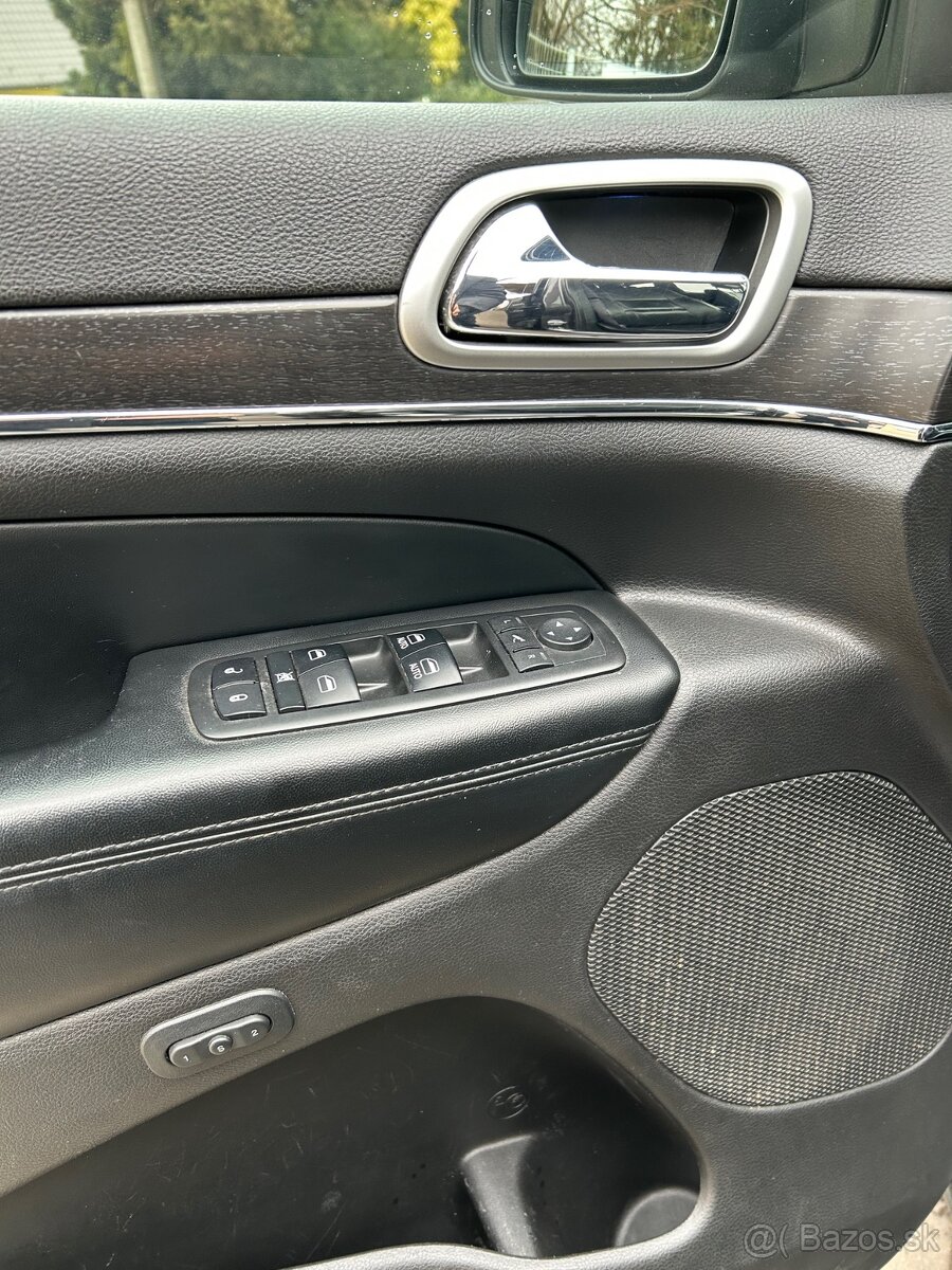 Jeep Grand Cherokee 3.0L V6 TD Laredo A/T - 9