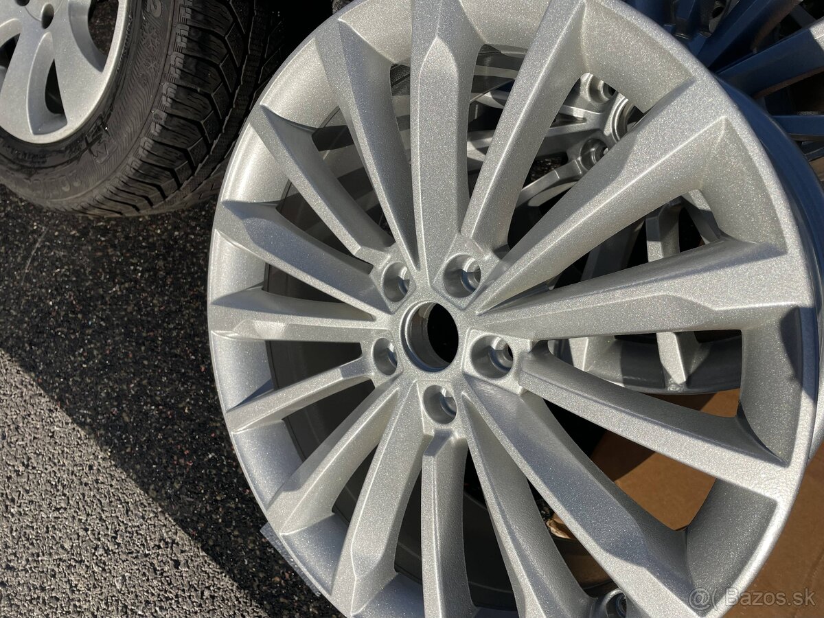 SIRIUS PHOENIX SPECTRUM orig.skoda Superb 3V 5x112 - 9