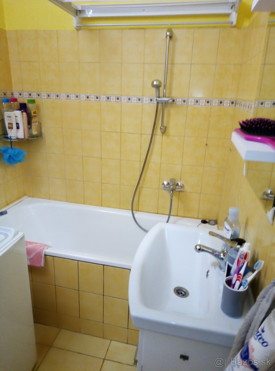 Prenájom bytu Vráble - 9