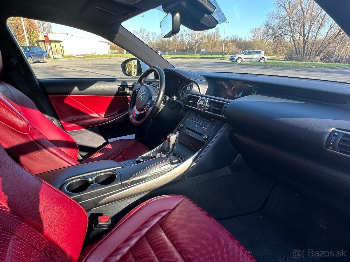Lexus IS 300h F-SPORT - 9