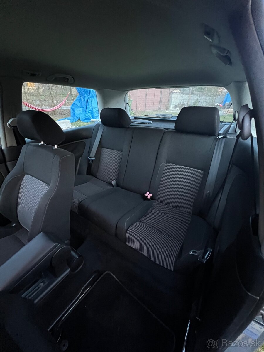 Volkswagen Golf 4 1.6 benzín, 77 kW - 9