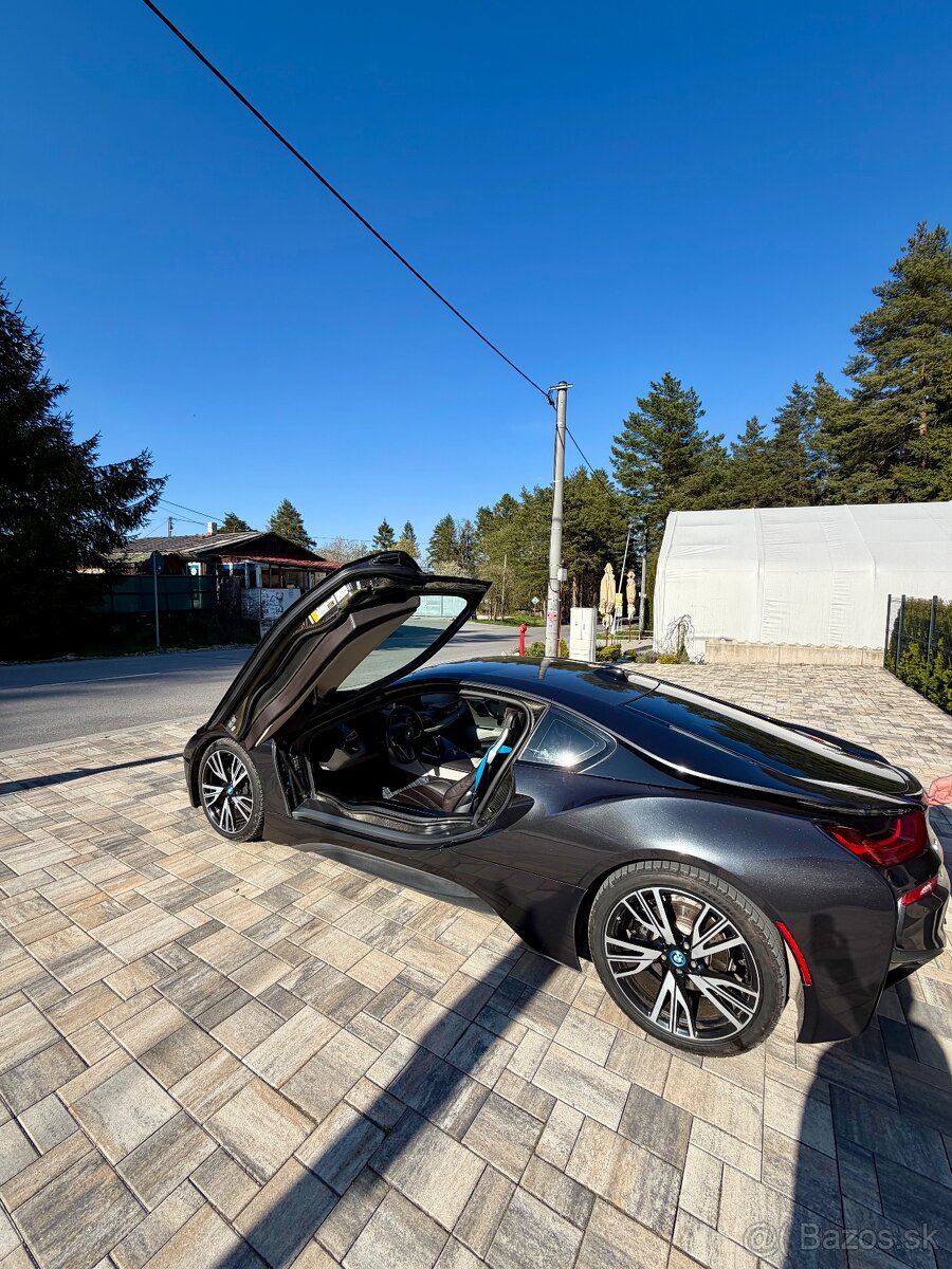 Predám BMW I8 - 9