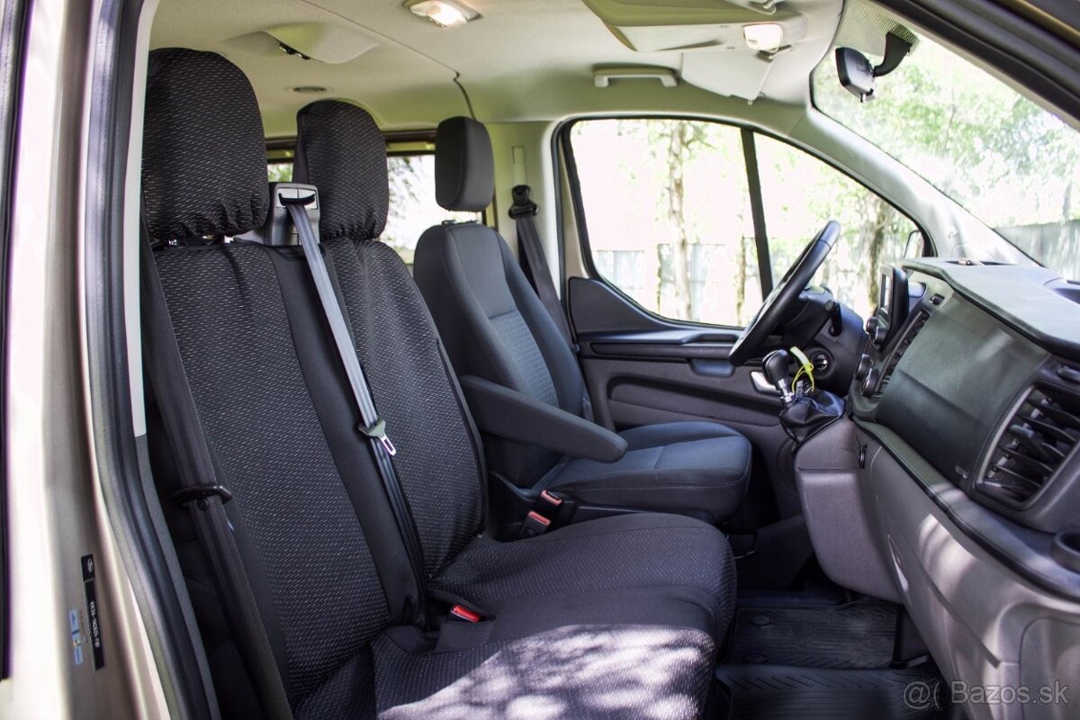 Ford Transit Custom - 9-miestne vozidlo + Starlink - 9