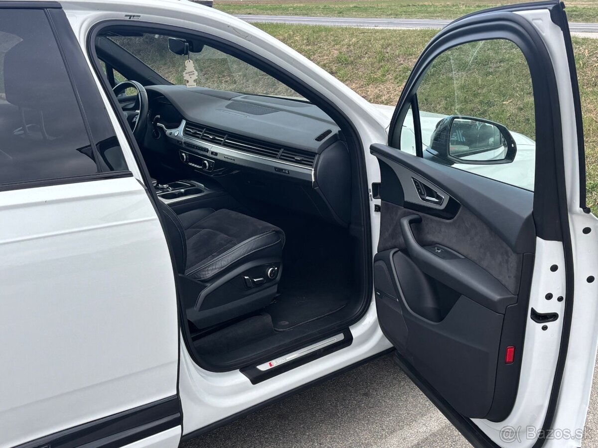 AUDI Q7 - 9