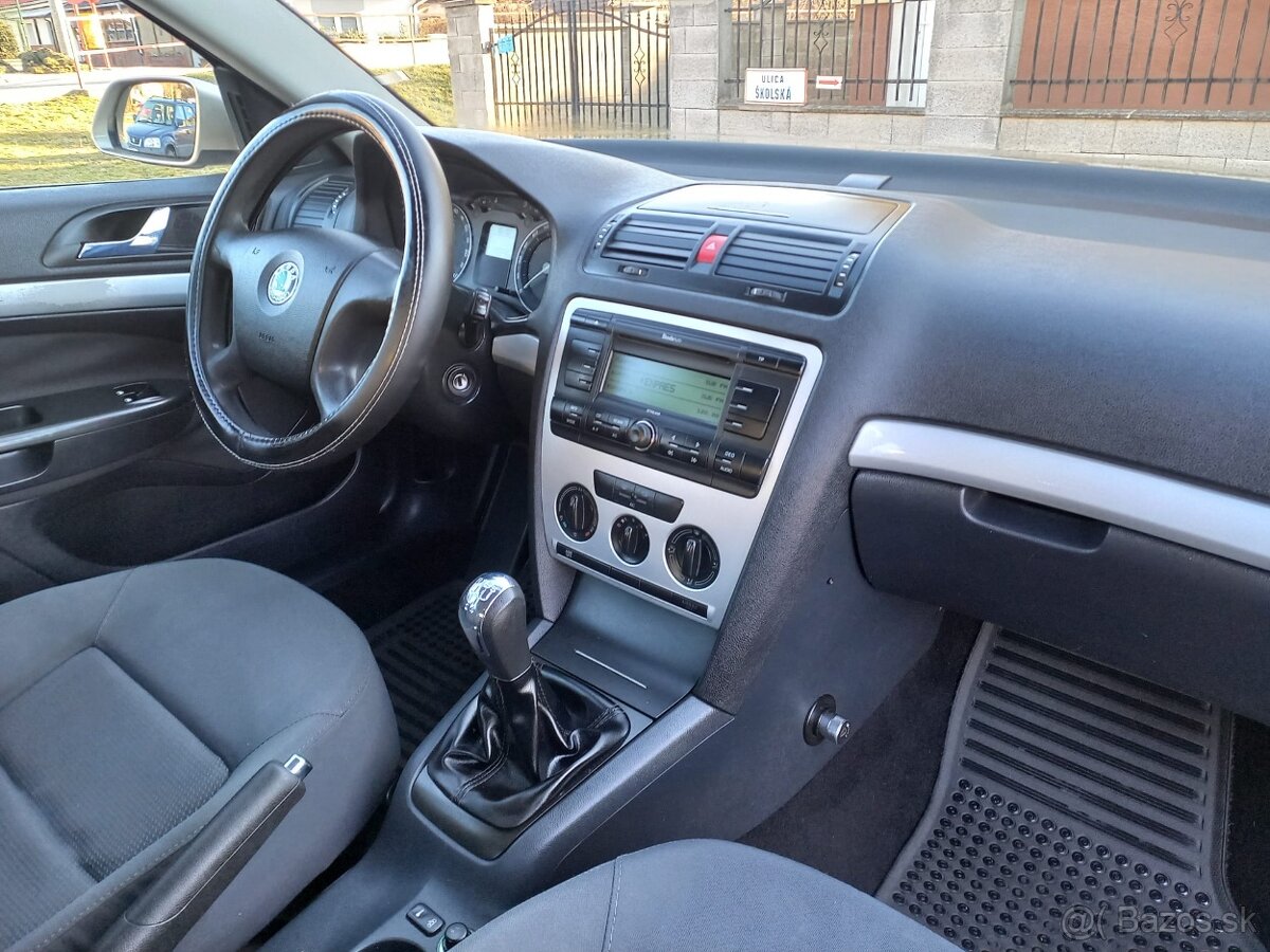 Škoda Octavia 2 1.6 MPi,75Kw(102Ps),ELEGANCE - 9