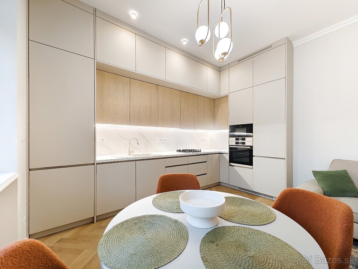 Exkluzívny zrekonštruovaný trojizbový staromestský byt. - 9