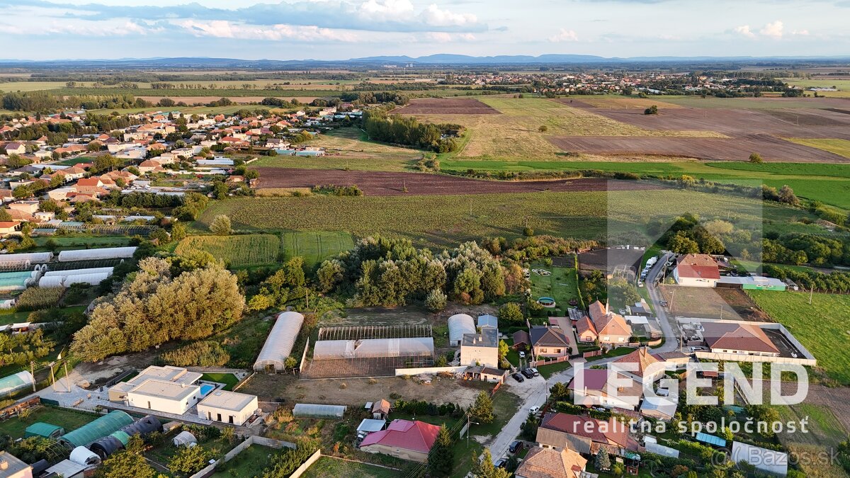 Stavebný pozemok Nesvady, 1.234 m2, tichá ulička, garáž - 9