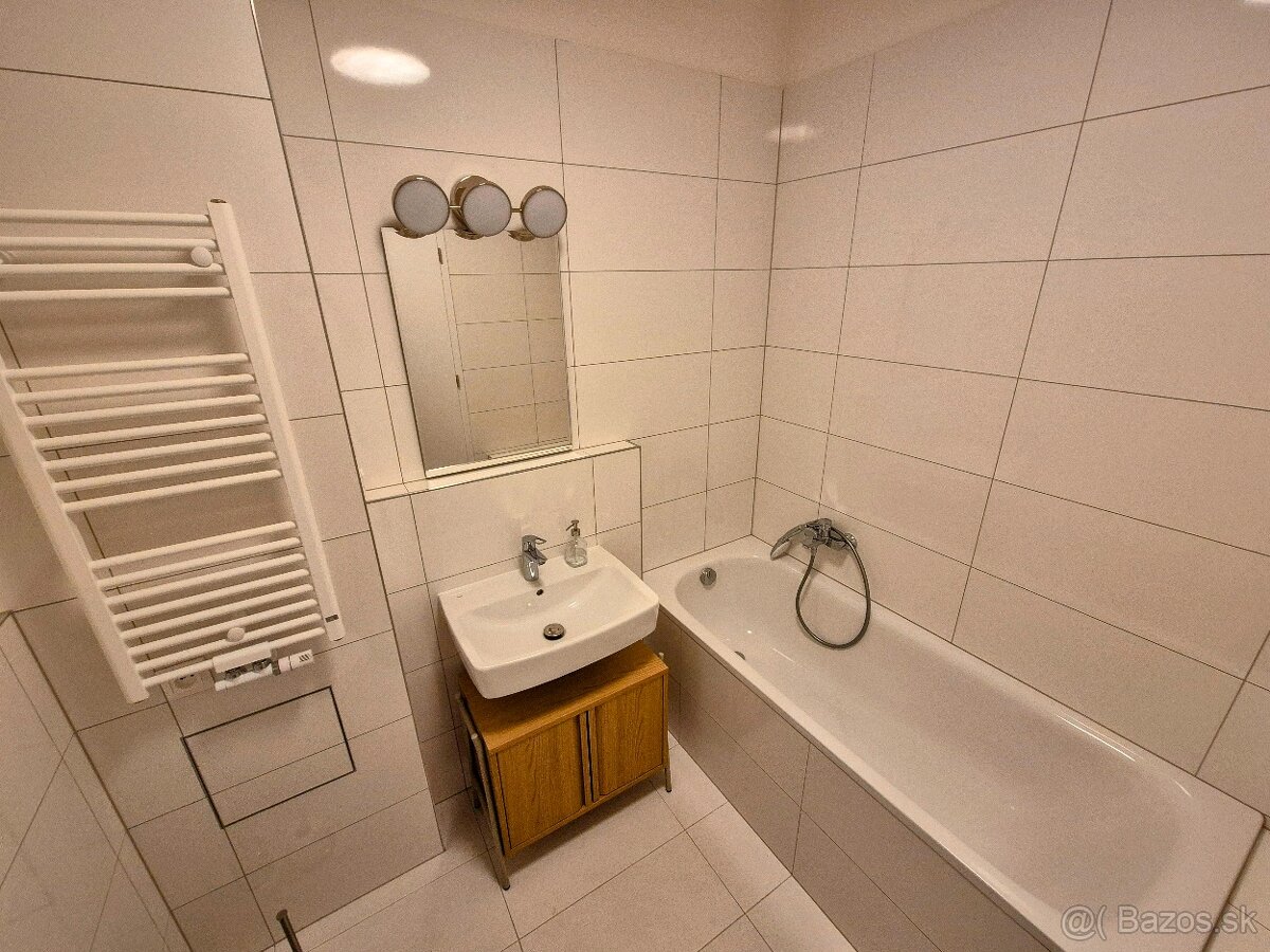 Prenájom 2-Izbového Bytu s Predzáhradkou - 9