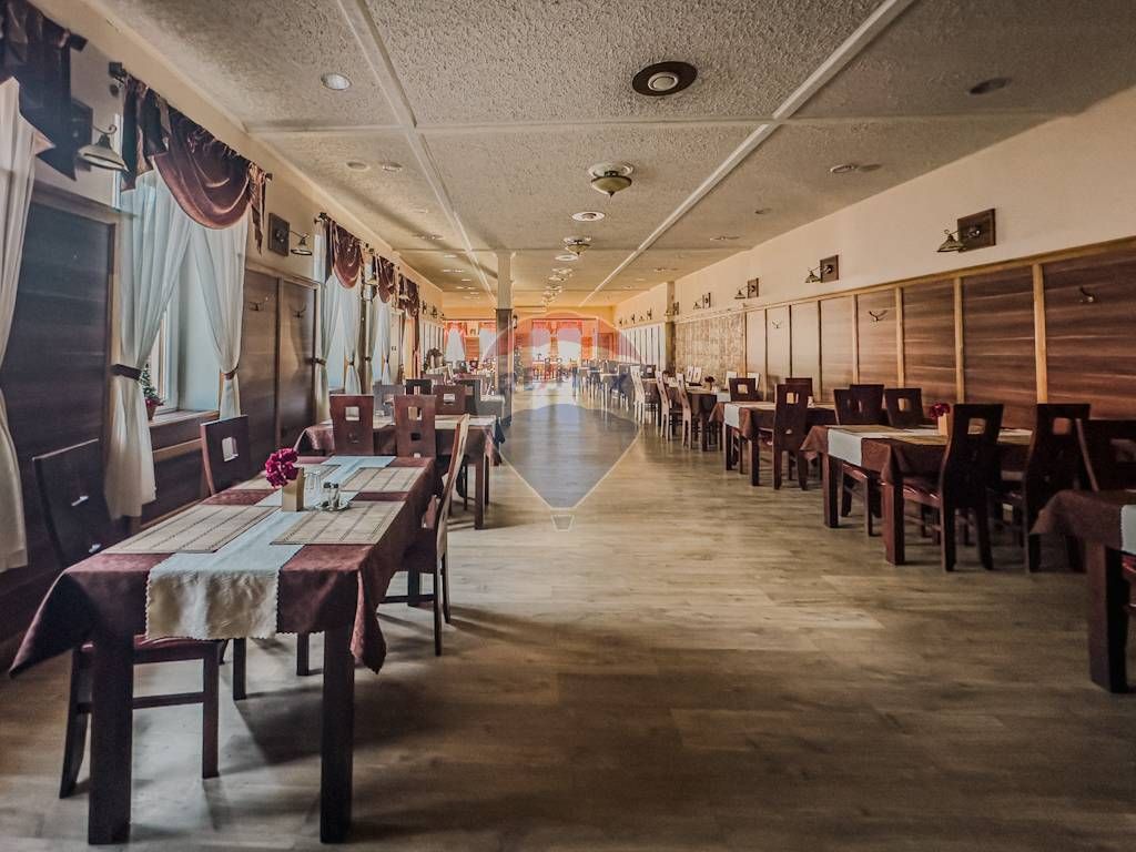 BUDOVA V CENTRE MESTA LUČENEC - 9