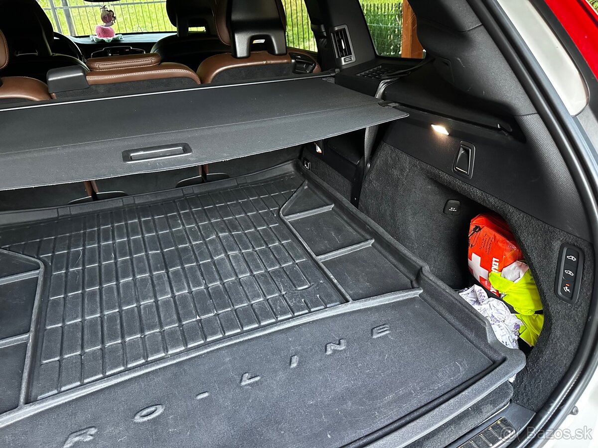 Volvo XC90 T8 AWD RECHARGE - 9