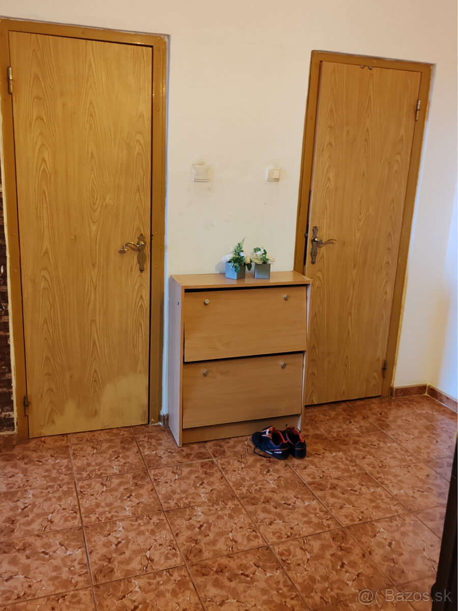 SENEC - EXKLUZÍVNE IBA U NÁS - NA PREDAJ 3 IZBOVÝ BYT V CENT - 9