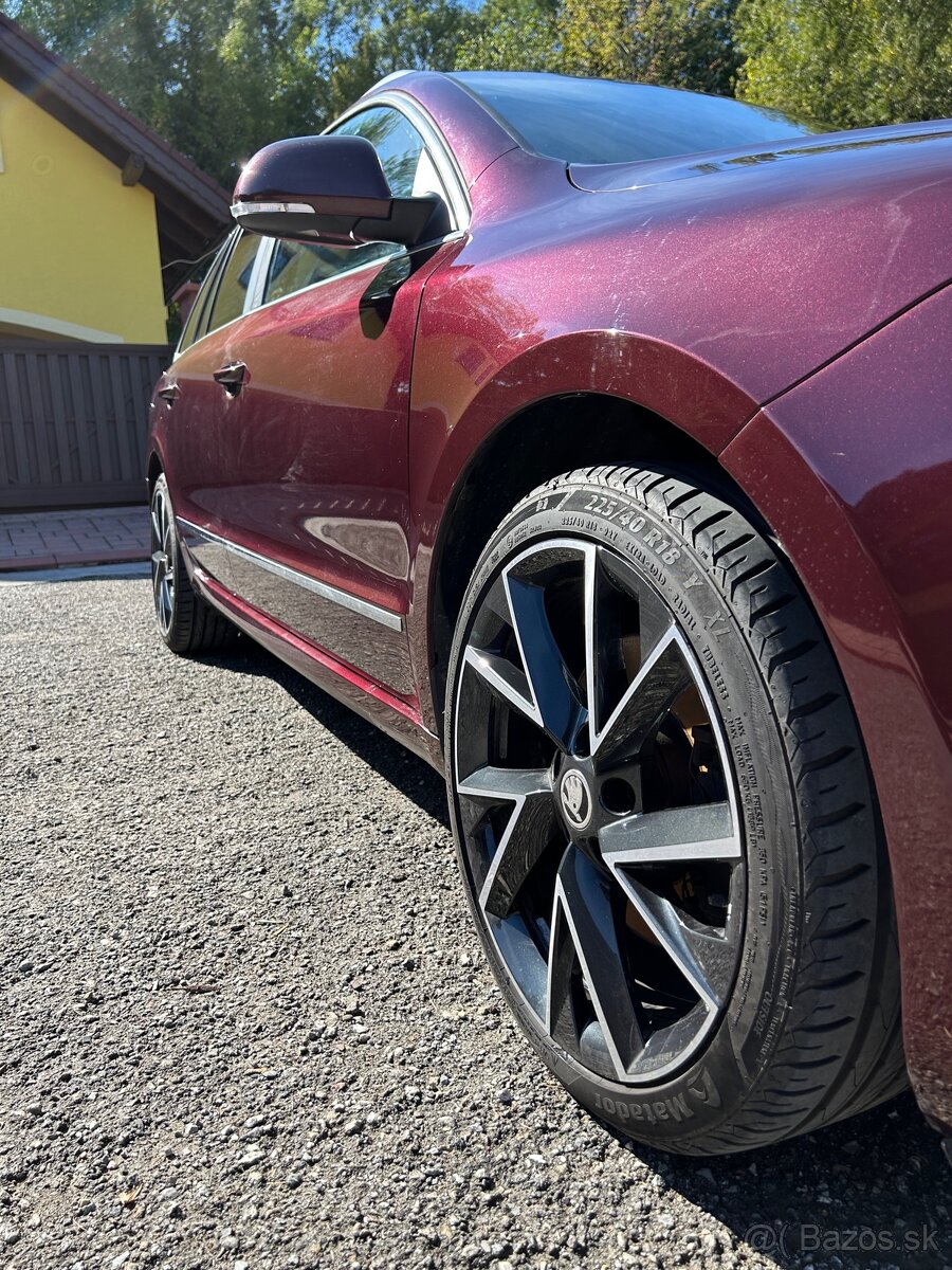 Škoda Superb Combi 2.0 TDI DSG - 9