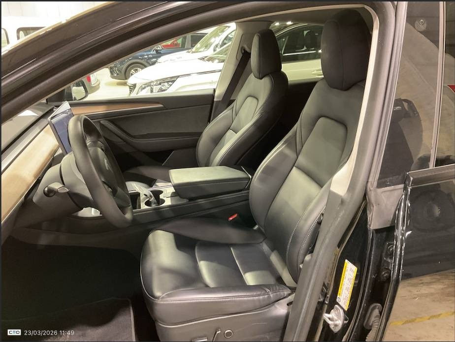 Tesla Model Y 2023 Standard Range SoH 95 % - 9