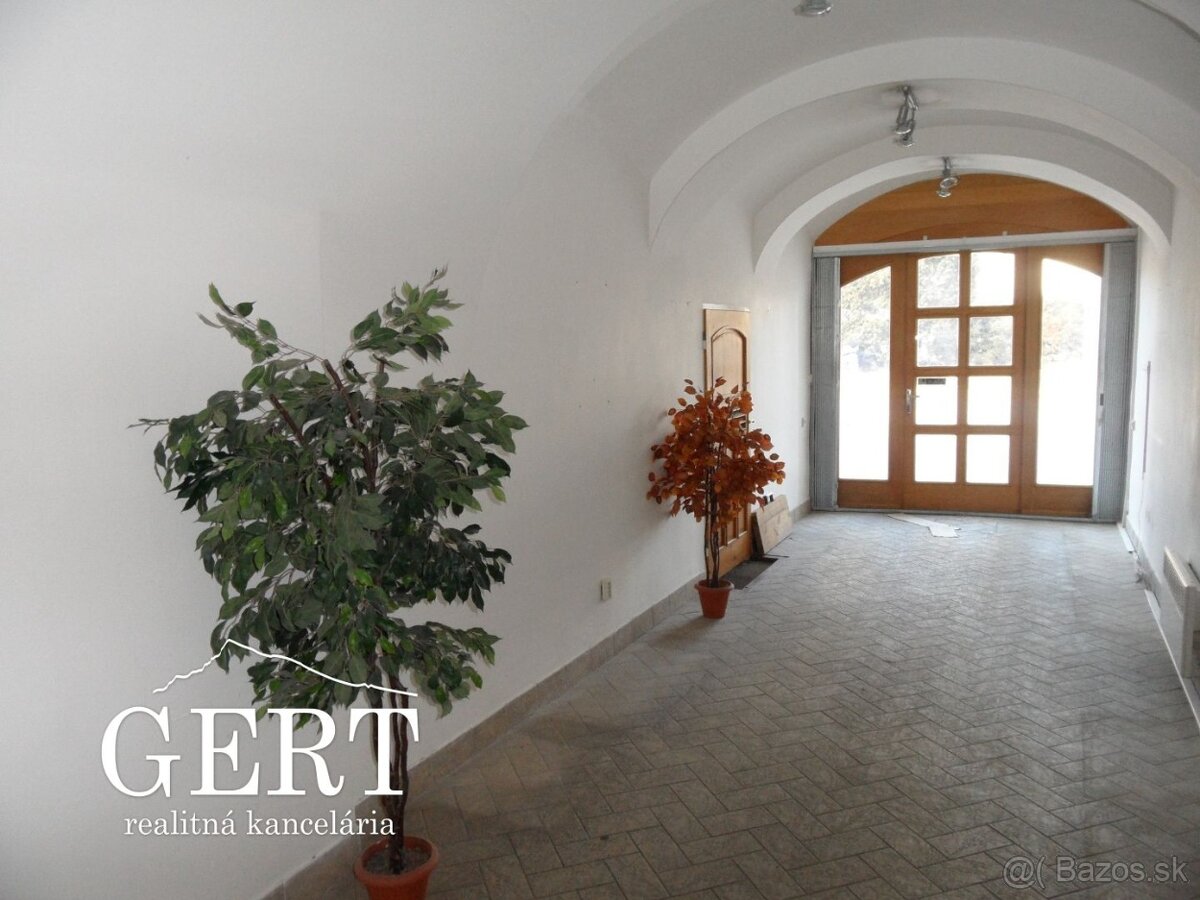 Liptovský Mikuláš- obchodné priestory do nájmu. - 9