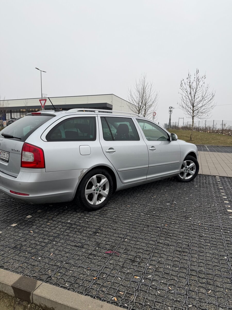Škoda octavia 2 facelift combi - 9