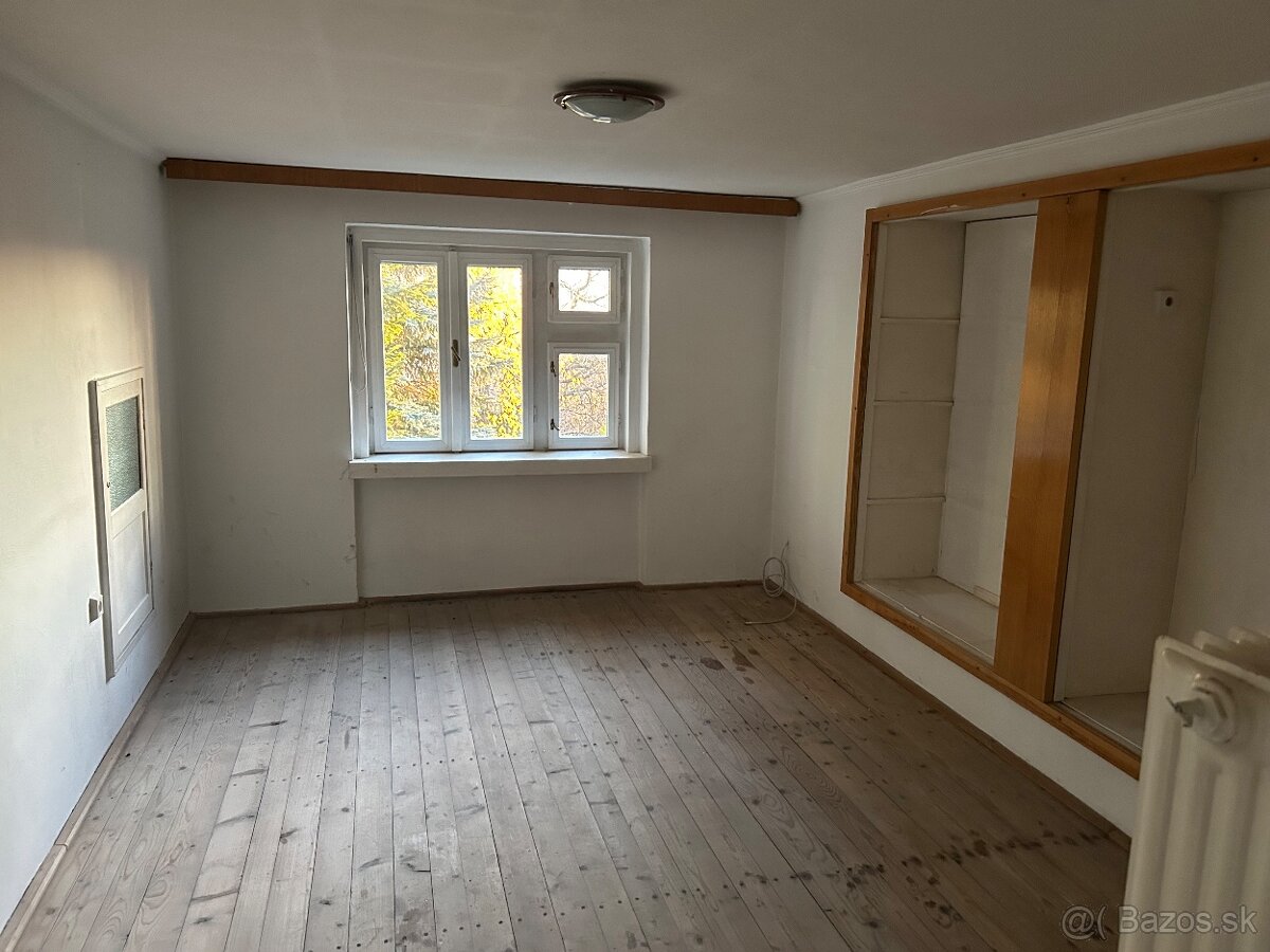 starší rodinný dom na prenájom - 9