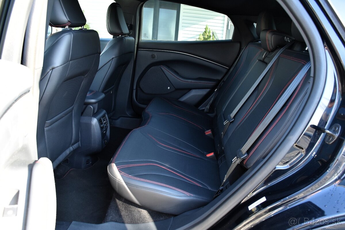 Ford Mustang Mach-E 98,7 kWh EXTENDED_RANGE 371 KONÍ 4X4 DPH - 9