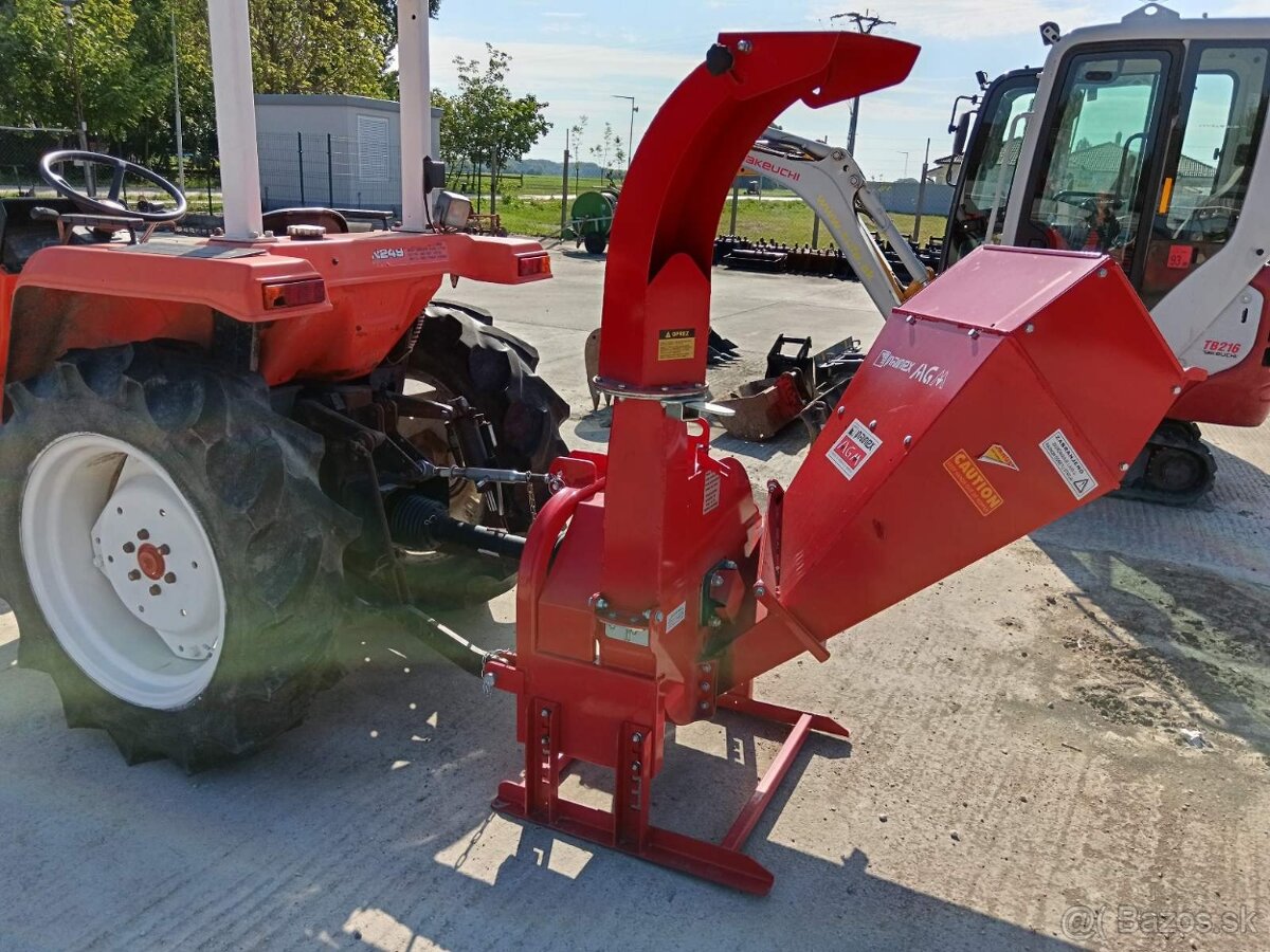 Drvič konárov na traktor - 9