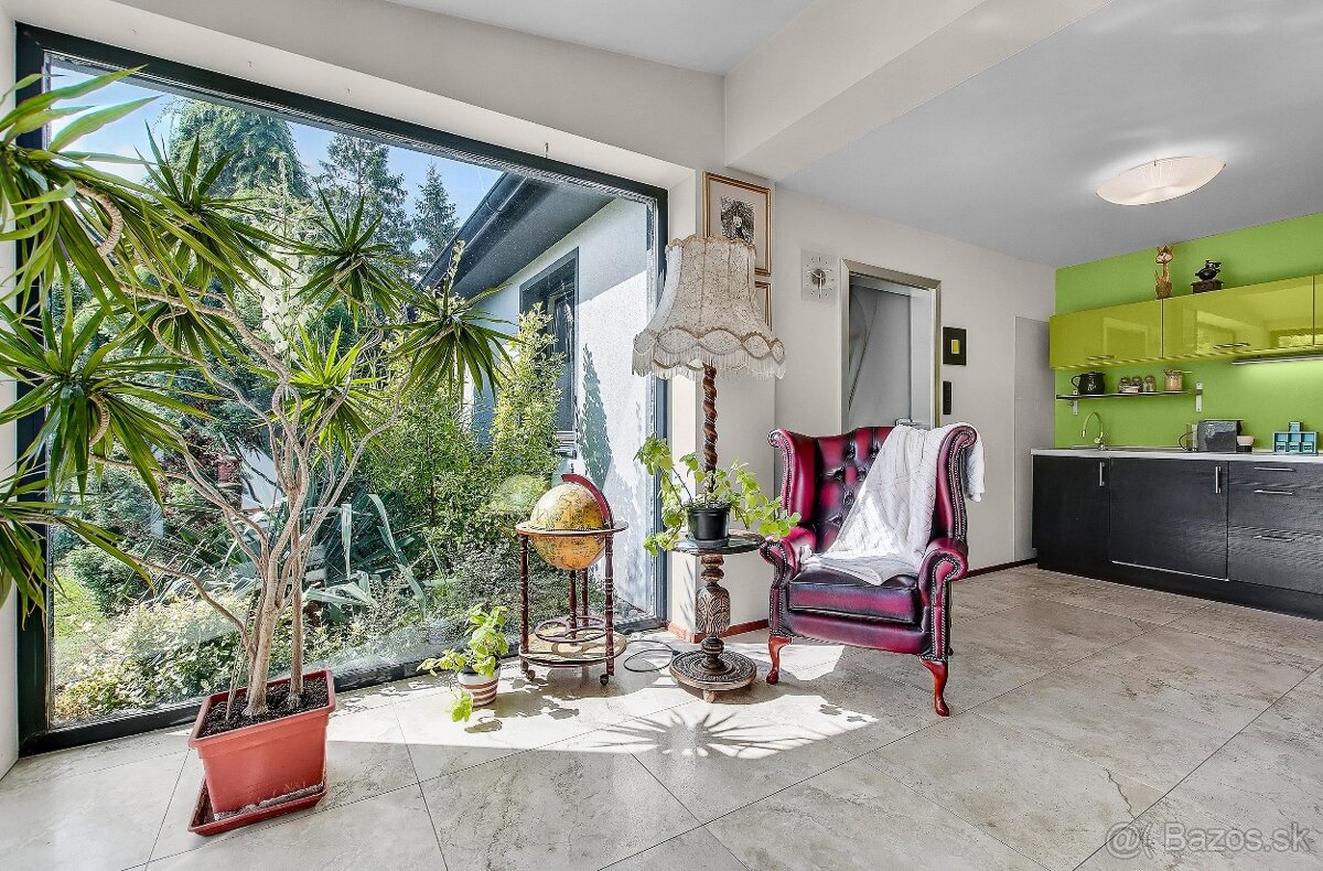 Na predaj komfortný a kvalitne postavený dom, Sološnica - 9