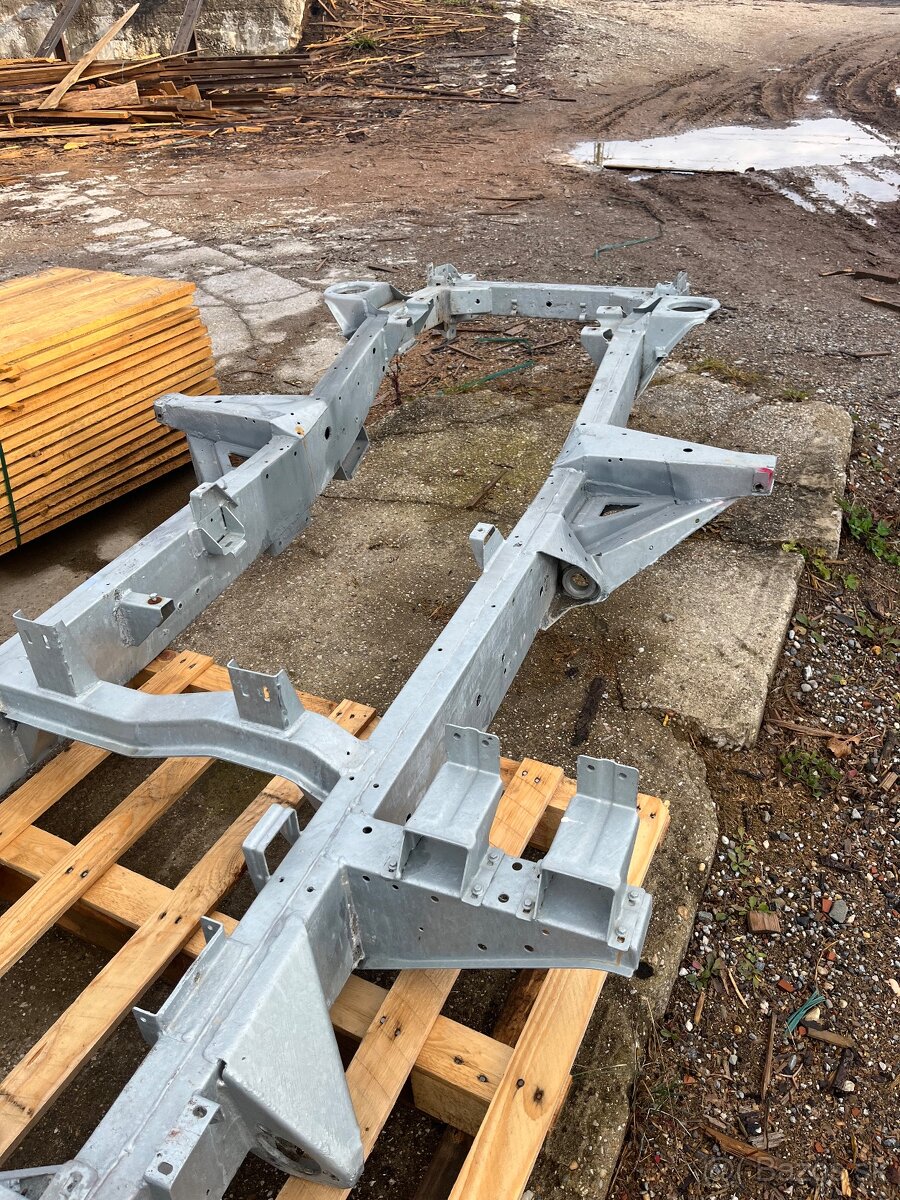 Land rover Defender Šasi - 9