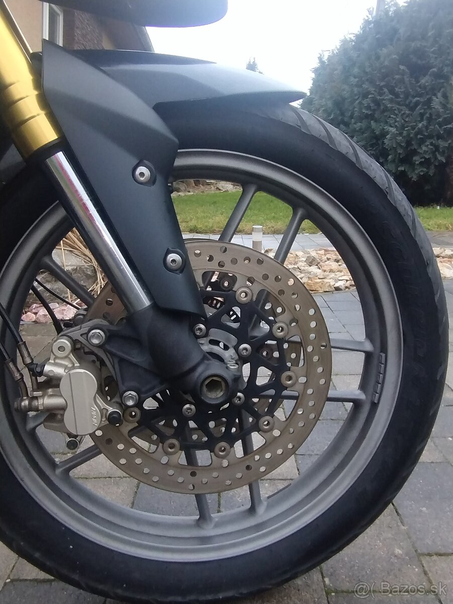 Triumph tiger 800 - 9