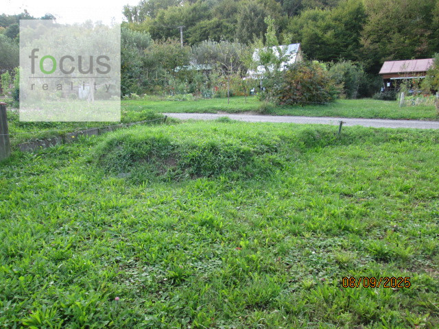 Predám chatu so záhradkou - Stráže - 9