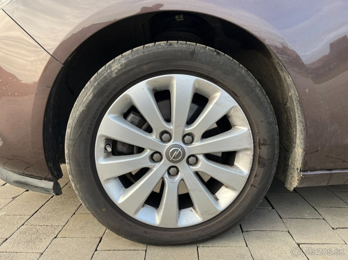 Opel Zafira Tourer 1.4 benzín + LPG - 9