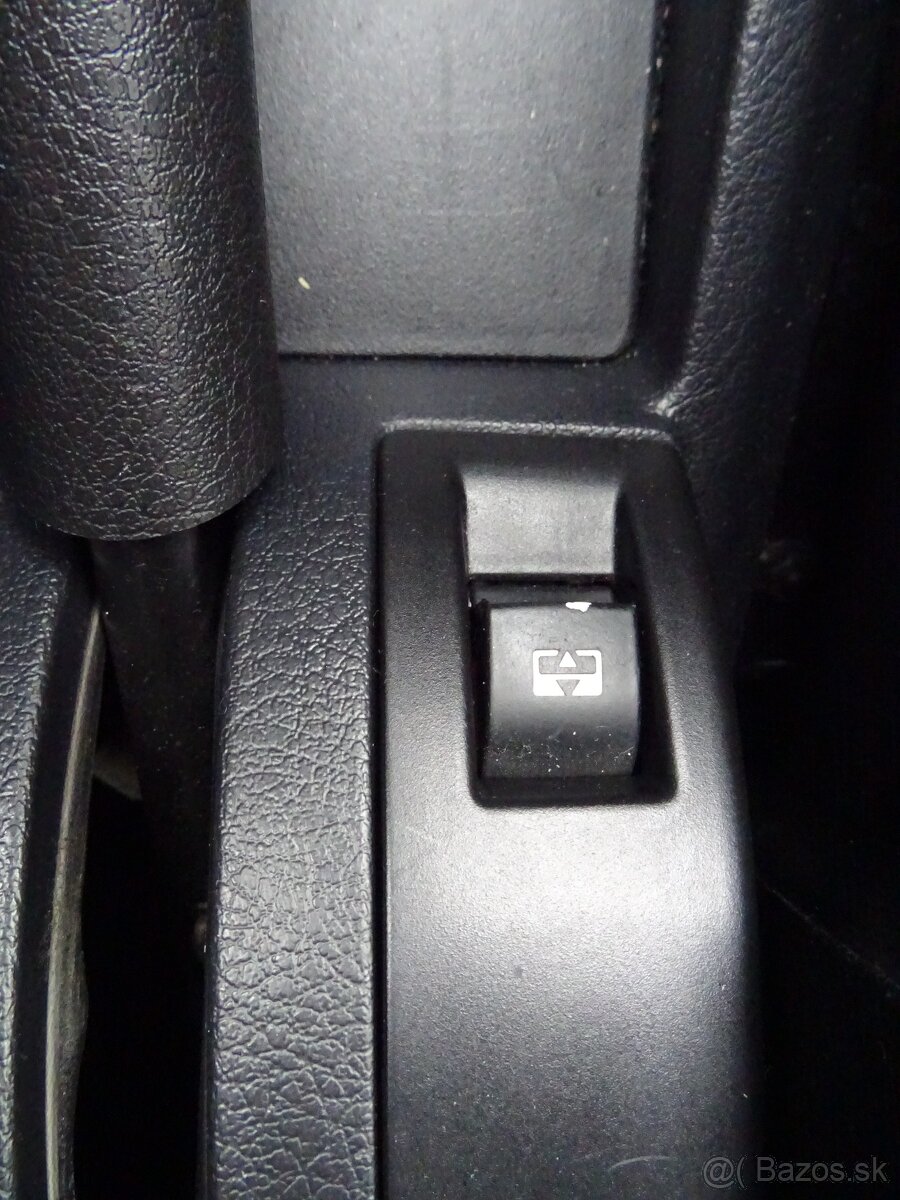 Peugeot 207 SW 1,6i 88kW Automat, Rezervováno - 9