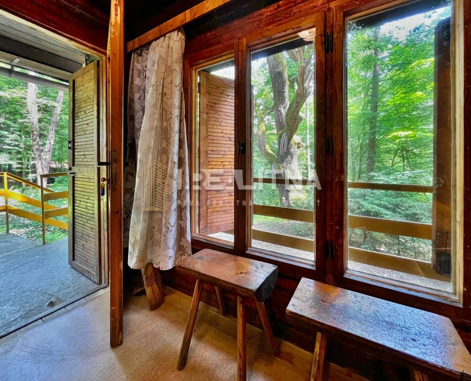 REKREAČNÁ CHATA V LESE NA KOVÁČOVEJ, 339 M2 - 9