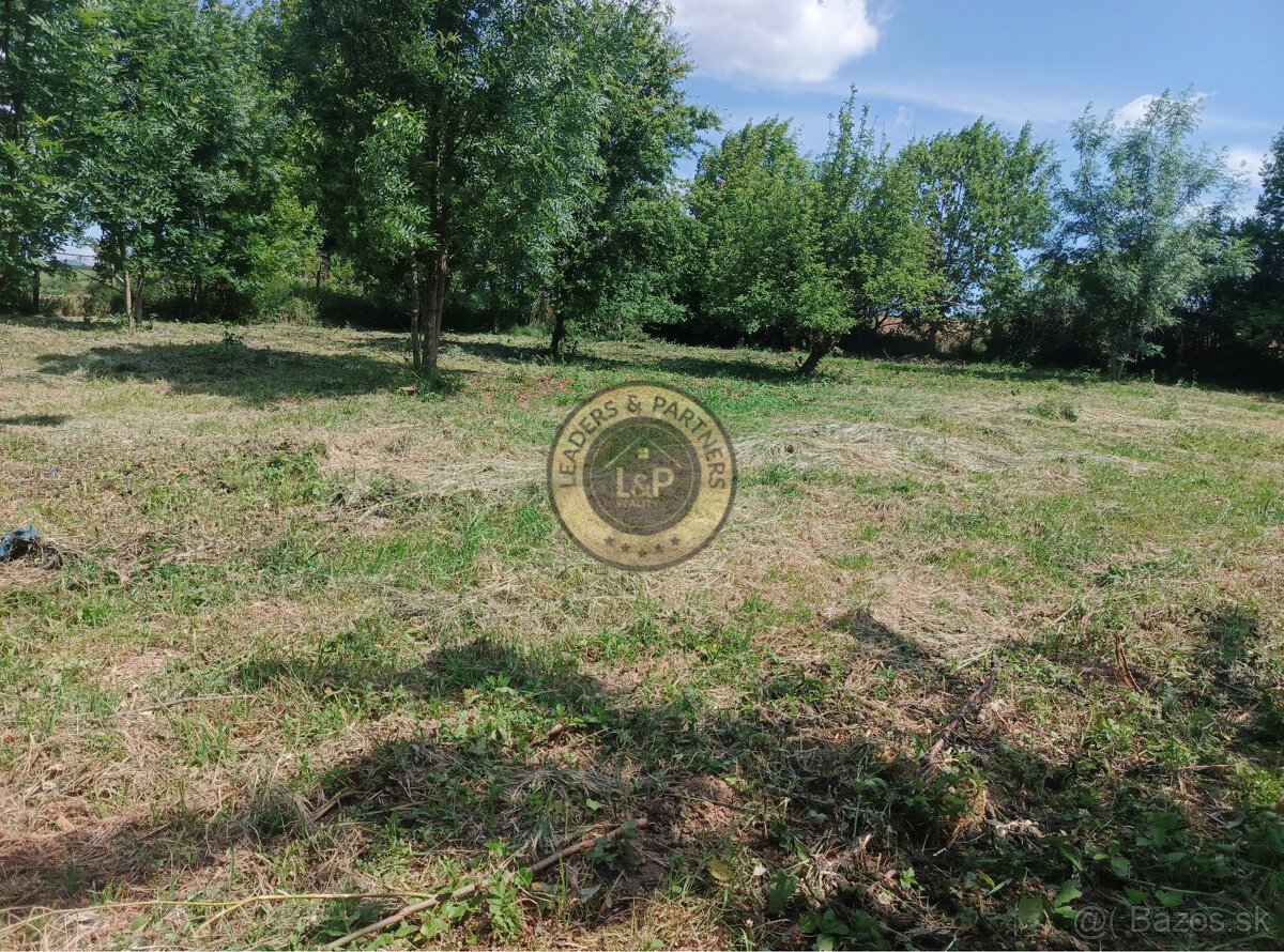 Pozemok na výstavbu RD v obci Čeľadice 3486m2 - 9